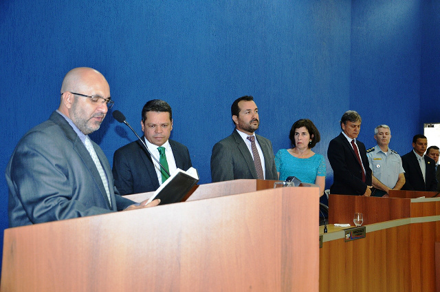 Marcia Moura e Jorginho do Gás fazem balanços na abertura do ano legislativo Marcia Moura e Jorginho do Gás fazem balanços na abertura do ano legislativo