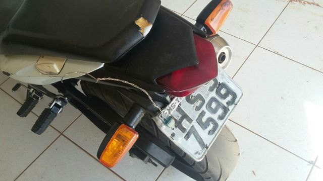 PM apreende moto com identificação adulterada e dono alega que perdeu placa original em enxurrada