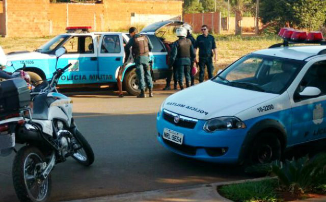 Acusado de ter praticado roubo é preso pela Polícia Militar Acusado de ter praticado roubo é preso pela Polícia Militar