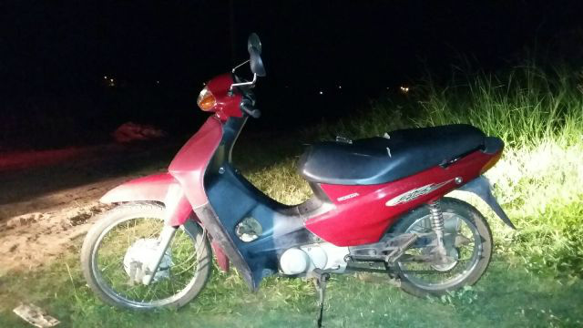 Polícia Militar recupera moto no bairro Jardim das Violetas Polícia Militar recupera moto no bairro Jardim das Violetas
