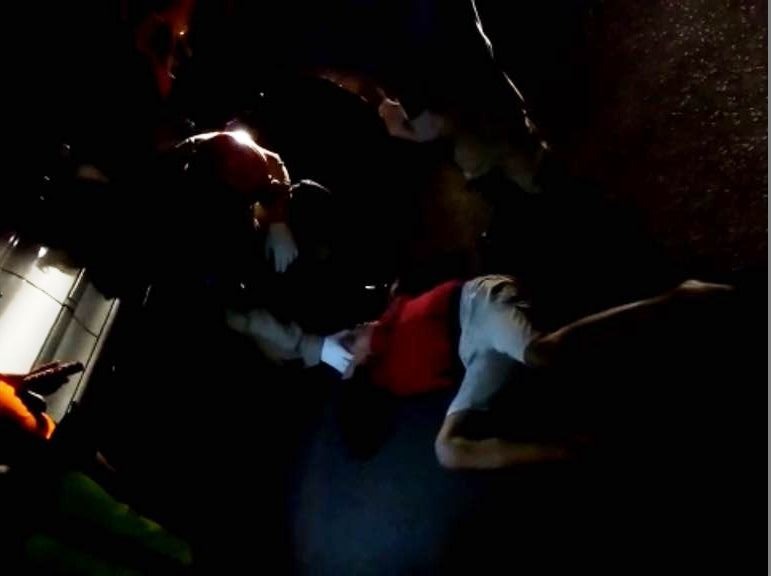 Motociclista atropela adolescente no São Carlos e foge sem prestar socorro