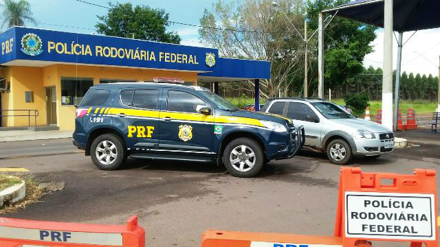 Paulistas são presos com carro que foi furtado na cidade de São José do Rio Preto 