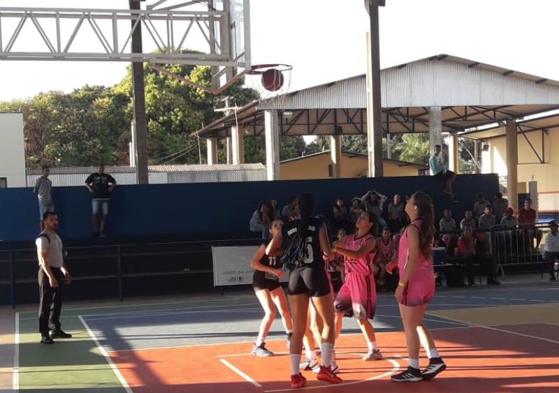 Com uma equipe definida para a final, Três Lagoas se aproxima da vitória nos últimos jogos de basquetebol