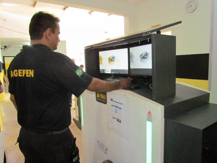 Nova portaria de penitenciária ganha visores blindados e aparelho de raio-x Nova portaria de penitenciária ganha visores blindados e aparelho de raio-x