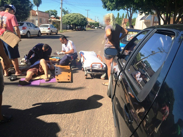 Idoso bate em porta de carro é é socorrido pelo SAMU de Três Lagoas