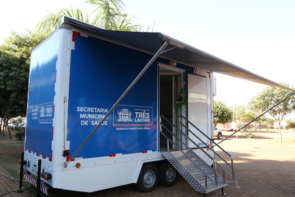 Trailer odontológico atende crianças do CEI “Andréa Martinez” no Novo Oeste