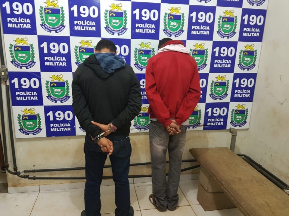 PM apreende drogas e prende foragido da Justiça em Três Lagoas 