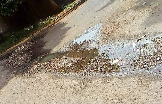 Criadouro de dengue no bairro Santo André preocupa família de idoso em estado terminal de câncer Criadouro de dengue no bairro Santo André preocupa família de idoso em estado terminal de câncer