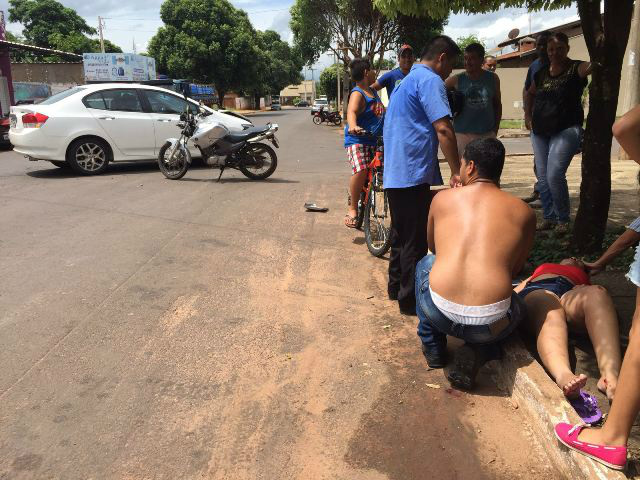 Câmera de segurança flagra acidente no bairro Santos Dumont II