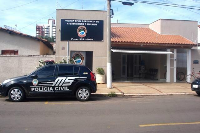 Homem ameaça companheira e é preso em flagrante Homem ameaça companheira e é preso em flagrante
