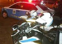 Dupla em moto pratica assalto e leva bicicleta da vítima no bairro JK Dupla em moto pratica assalto e leva bicicleta da vítima no bairro JK