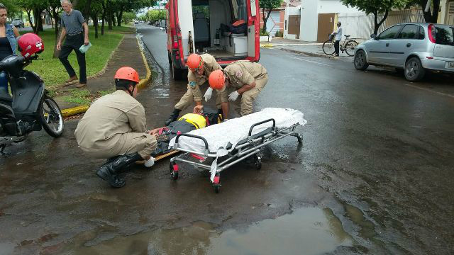  Em deslocamento, Bombeiros flagram acidente de trânsito no bairro Vila Nova 