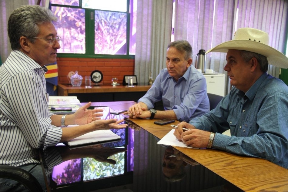 Parceria entre Prefeitura e Detran-MS promete agilizar atendimento Parceria entre Prefeitura e Detran-MS promete agilizar atendimento