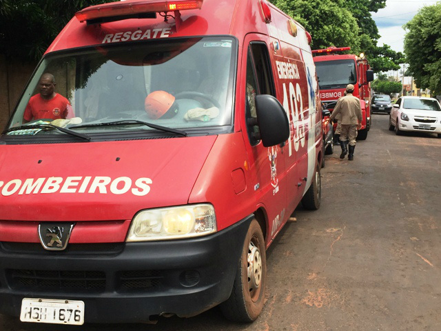 Suposto incêndio em residência mobiliza equipes do Corpo de Bombeiros Suposto incêndio em residência mobiliza equipes do Corpo de Bombeiros