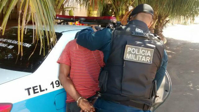 Após ameaçar comerciante, homem é detido pela Polícia Militar no bairro Setsul Após ameaçar comerciante, homem é detido pela Polícia Militar no bairro Setsul