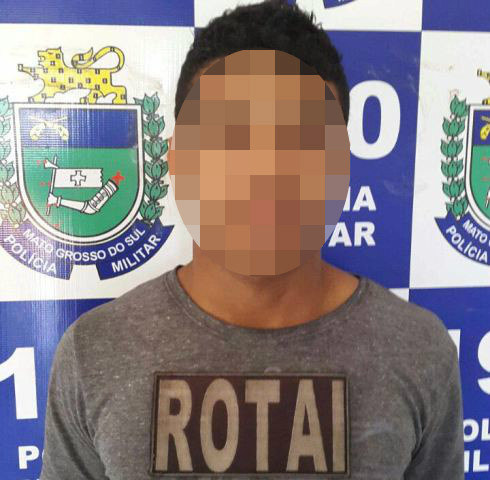 ROTAI apreende adolescente no bairro Vila Haro ROTAI apreende adolescente no bairro Vila Haro