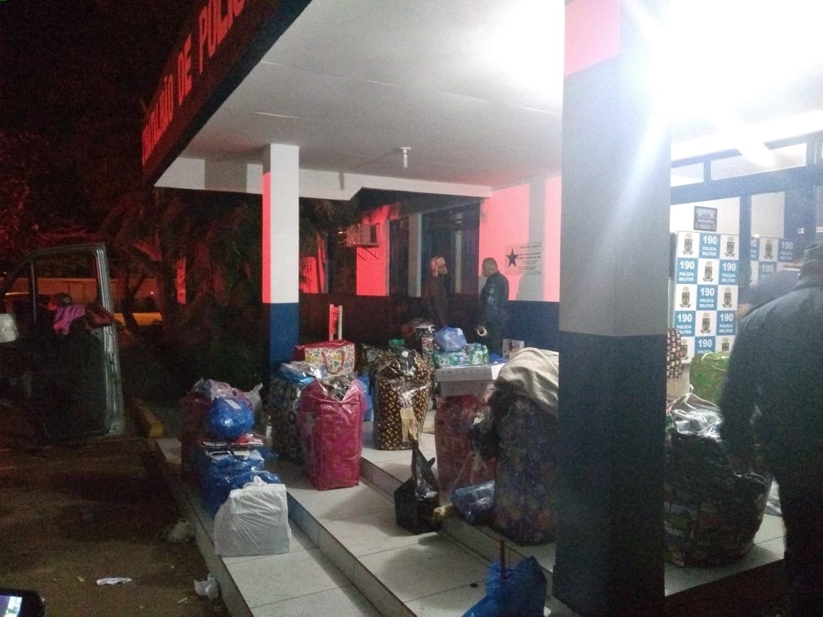 Van com contrabando de mercadorias, simulacros e medicamentos é apreendida em Três Lagoas