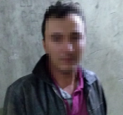 Homem quebra móveis de casa e tenta suicídio dentro de viatura policial