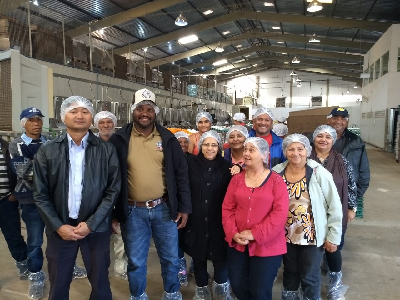 Produtores rurais do Pontal do Faia visitam cooperativa de ovos em Terenos Produtores rurais do Pontal do Faia visitam cooperativa de ovos em Terenos