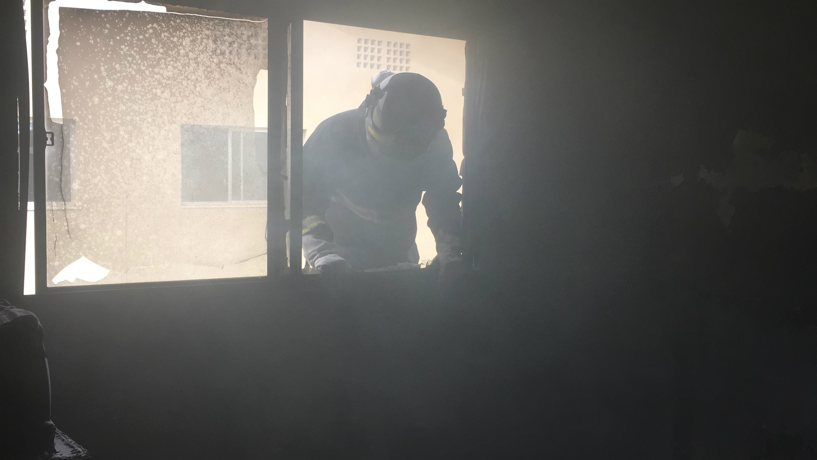 Mãe e filhas escapam da morte e são retiradas de incêndio