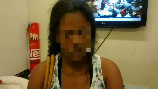 Jovem é flagrada furtando produtos de higiene, carnes e doces