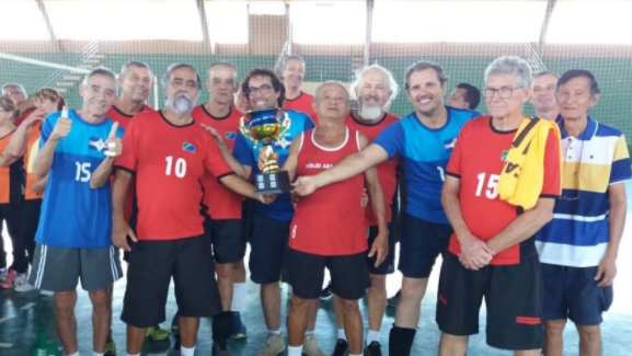 Time Melhor Idade disputa rodada de liga de vôlei adaptado no interior paulista Time Melhor Idade disputa rodada de liga de vôlei adaptado no interior paulista