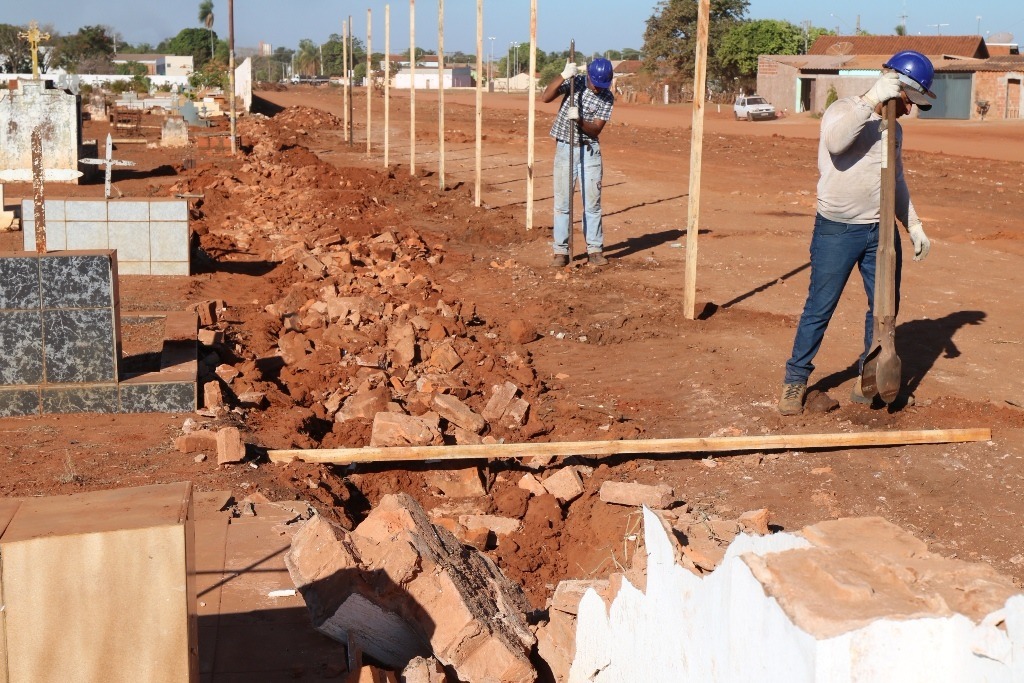 Reforma geral está sendo realizada no Cemitério Municipal