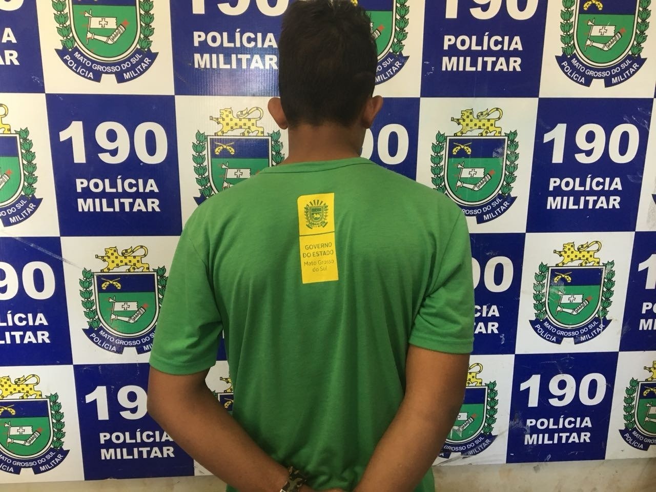 Adolescentes vão parar na delegacia por envolvimento com furto e consumo de drogas Adolescentes vão parar na delegacia por envolvimento com furto e consumo de drogas