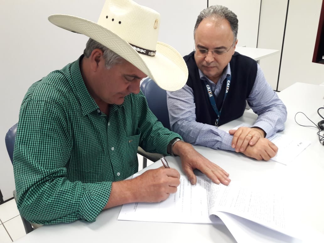 Guerreiro assina contrato de mais de R$ 10 milhões para novas obras Guerreiro assina contrato de mais de R$ 10 milhões para novas obras