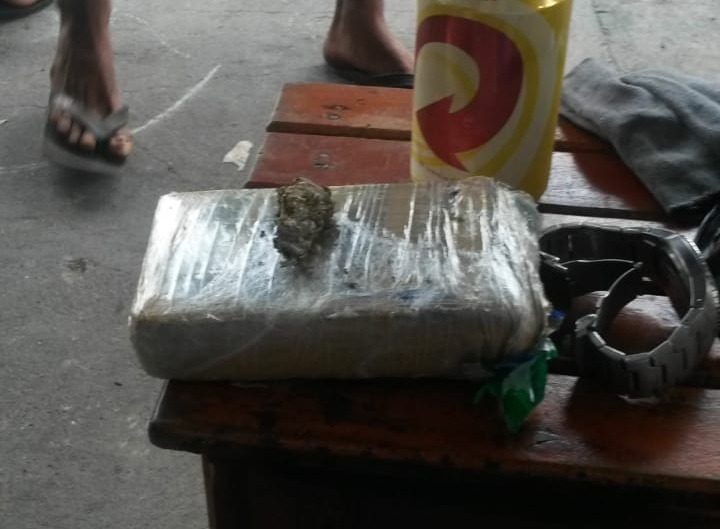 Força Tática prende homem com tablete de maconha no Santa Rita