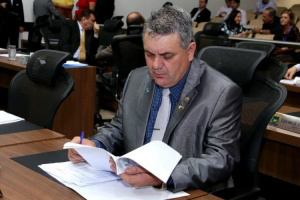 Deputados pré-candidatos já começam a articular alianças e programas Deputados pré-candidatos já começam a articular alianças e programas
