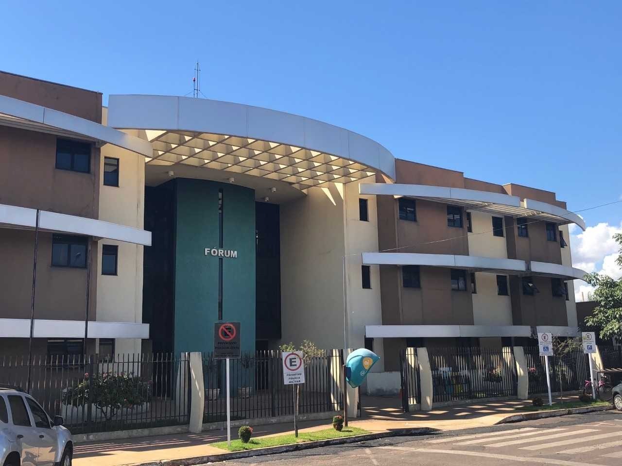 Homem que tentou assassinar sogro e cunhado é condenado a oito anos de prisão Homem que tentou assassinar sogro e cunhado é condenado a oito anos de prisão