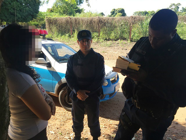 Jovem que seguia para o trabalho é assaltada em plena luz do dia 