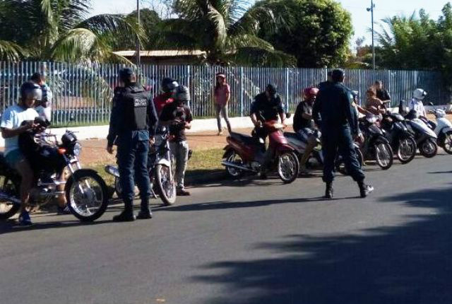 Veículo ViaPK do DETRAN é usado em blitz na cidade de Três Lagoas
