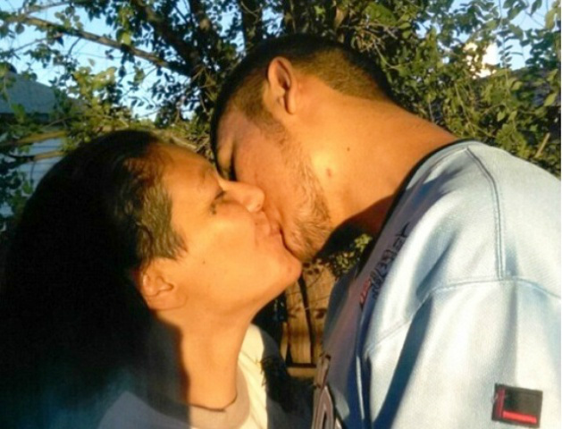Mãe e filho se apaixonam e lutam na Justiça para manter relacionamento
