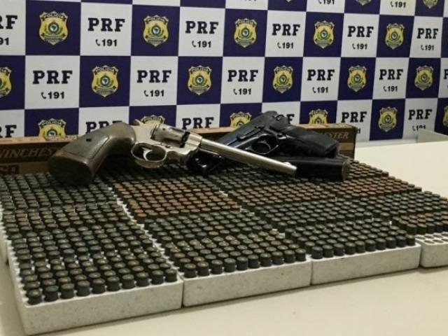 Além de maconha e armamento, homem preso na BR-262 traficava cocaína Além de maconha e armamento, homem preso na BR-262 traficava cocaína