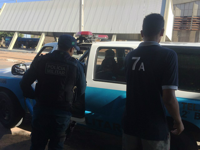 Adolescente é assaltado na frente de escola no bairro Santos Dumont 