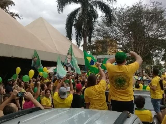 Manifestações a favor e contra Bolsonaro levam moradores as ruas em Três Lagoas 