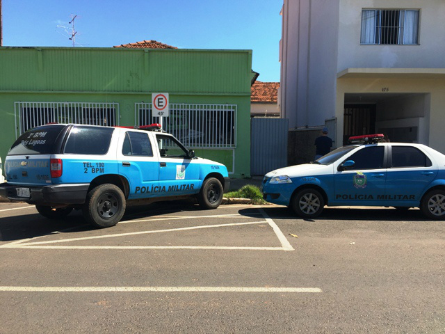 Polícia Militar averigua possível furto em residência na área central da cidade Polícia Militar averigua possível furto em residência na área central da cidade