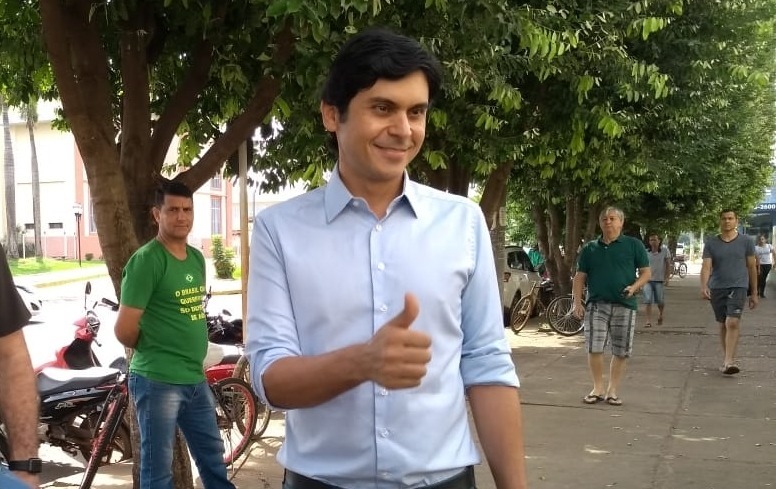 Paulo Salomão é o primeiro candidato a votar em Três Lagoas