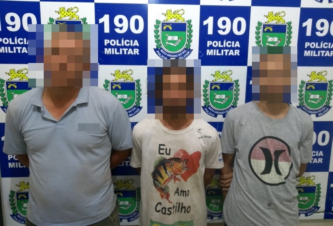 Força Tática prende homens por tráfico de drogas e apreende pedras de crack Força Tática prende homens por tráfico de drogas e apreende pedras de crack