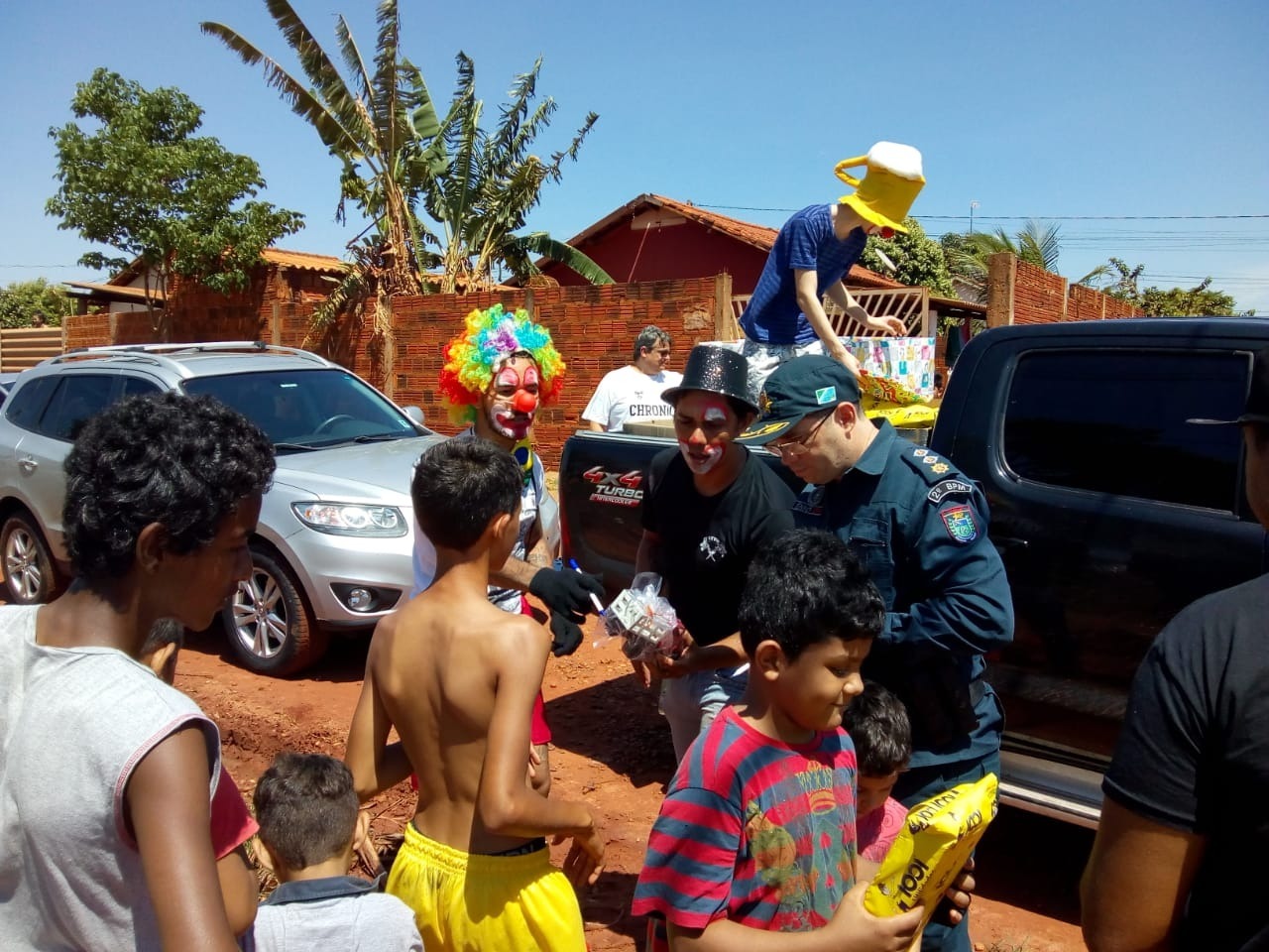 Polícia Militar de Três Lagoas realiza entrega de brinquedos para crianças carentes