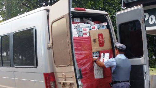 Motorista de Ducato carregada com 75,5 mil maços de cigarro é preso em Andradina