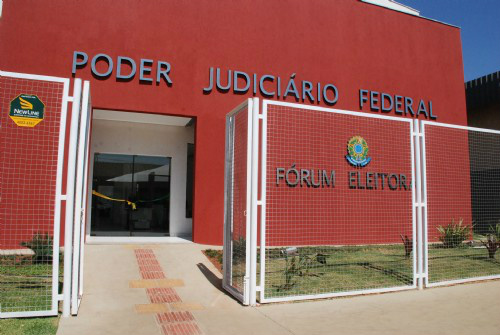 Três Lagoas tem quatro pré-candidatos a prefeito e 250 a vereadores Três Lagoas tem quatro pré-candidatos a prefeito e 250 a vereadores