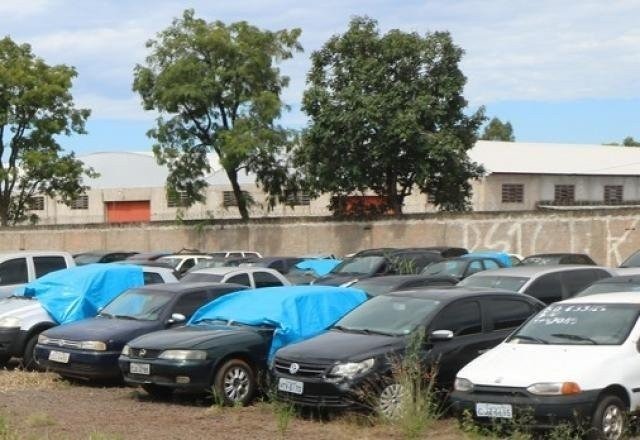 Leilão do Tribunal de Justiça oferece sucatas com lances a partir de R$ 50