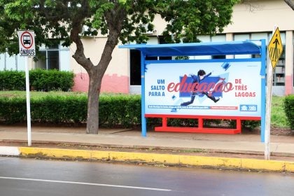 Prefeitura de Três Lagoas inicia instalação de novos pontos de ônibus