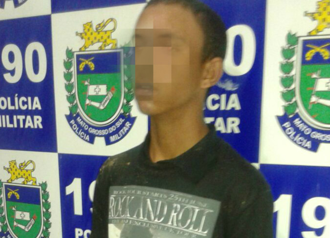 Adolescente que praticou roubo em loja de brindes é apreendido Adolescente que praticou roubo em loja de brindes é apreendido