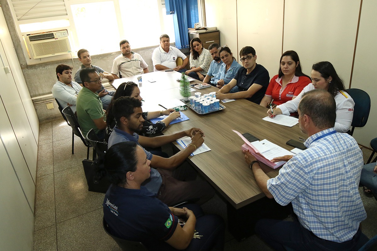 PROCON se reúne com donos e gerentes de postos de combustíveis PROCON se reúne com donos e gerentes de postos de combustíveis