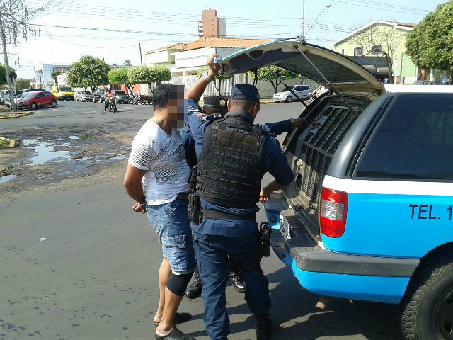 “A dona pediu para eu arrombar a porta” disse acusado de tentar furtar residência no Interlagos