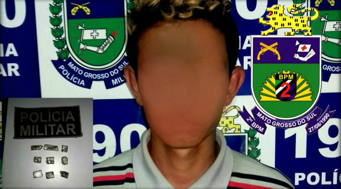 Jovem que escondia drogas dentro de luva é detido para averiguação Jovem que escondia drogas dentro de luva é detido para averiguação